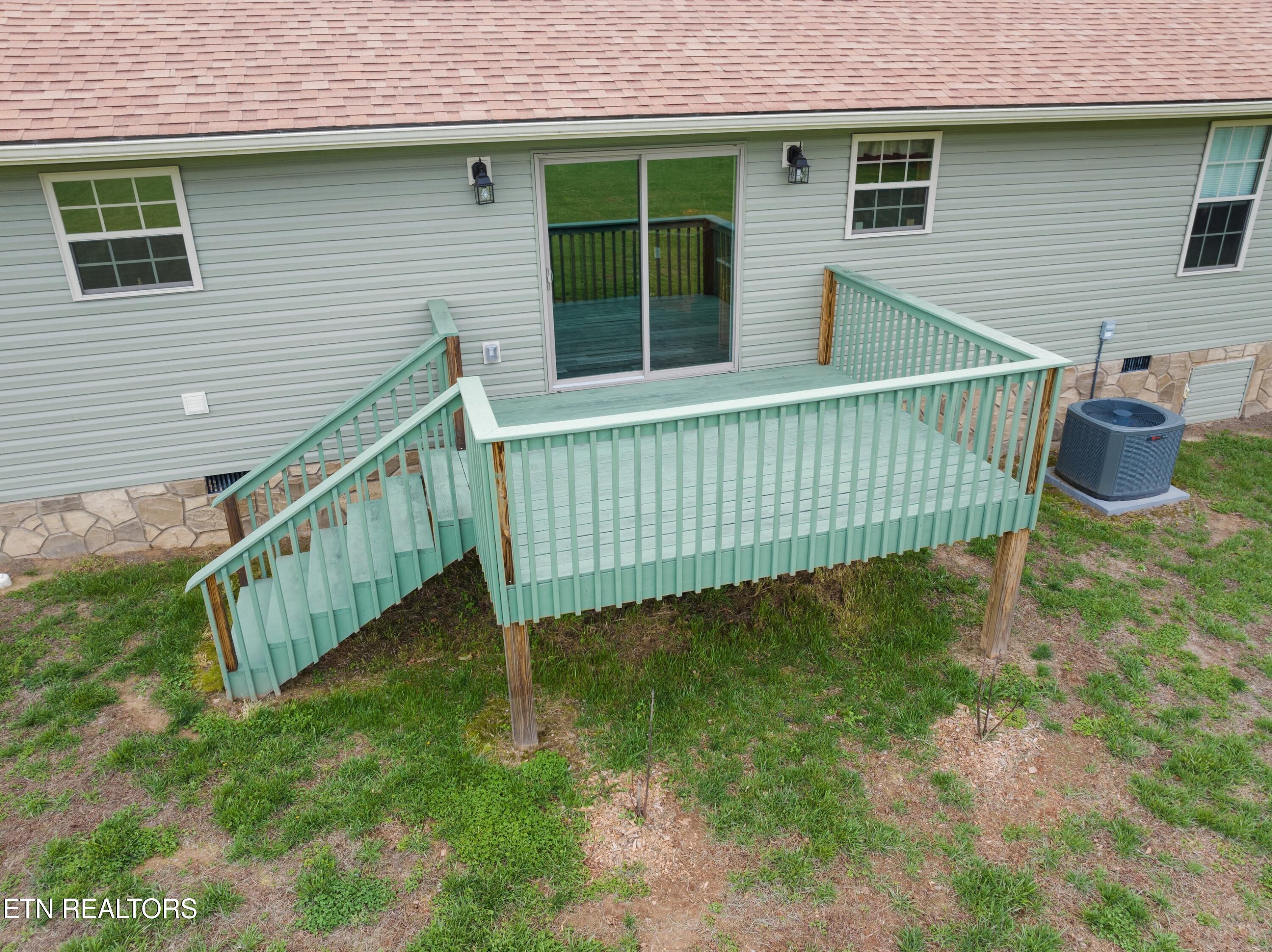 1151 Camellia Road Newport, TN 37821 - Photo 4 of 40 XJI_20240325092217_0805_D.jpg-SMALL