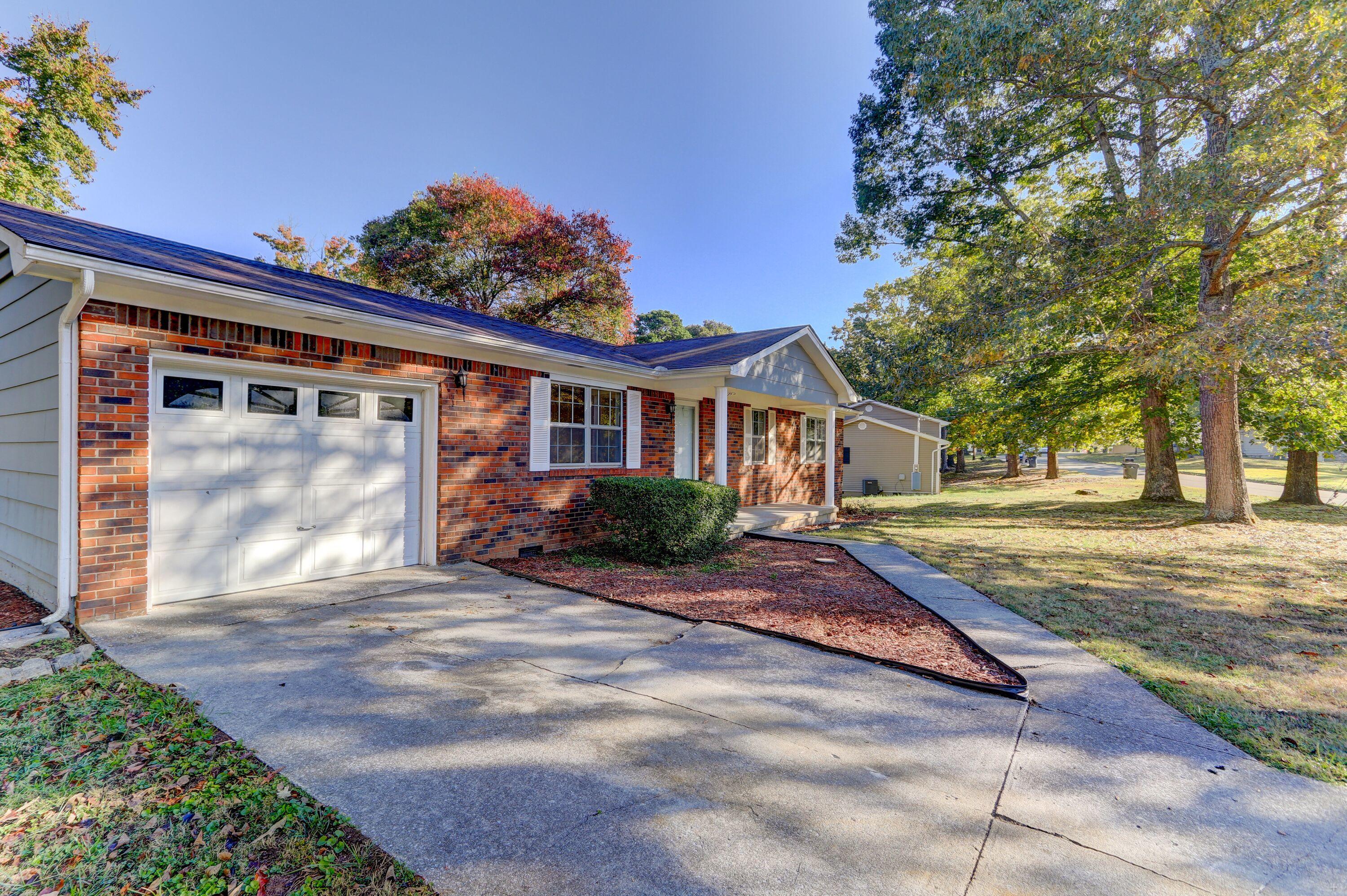 2400 Chukar Road Knoxville, TN 37923 - Photo 2 of 17 Left Front Elevation