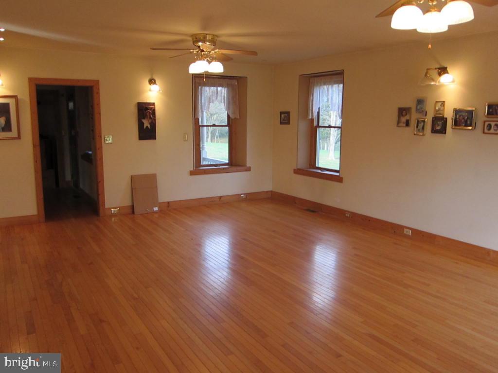 212 Governor Stable Road Bainbridge, PA 17502 - Photo 3 of 23 Gallery Image 3