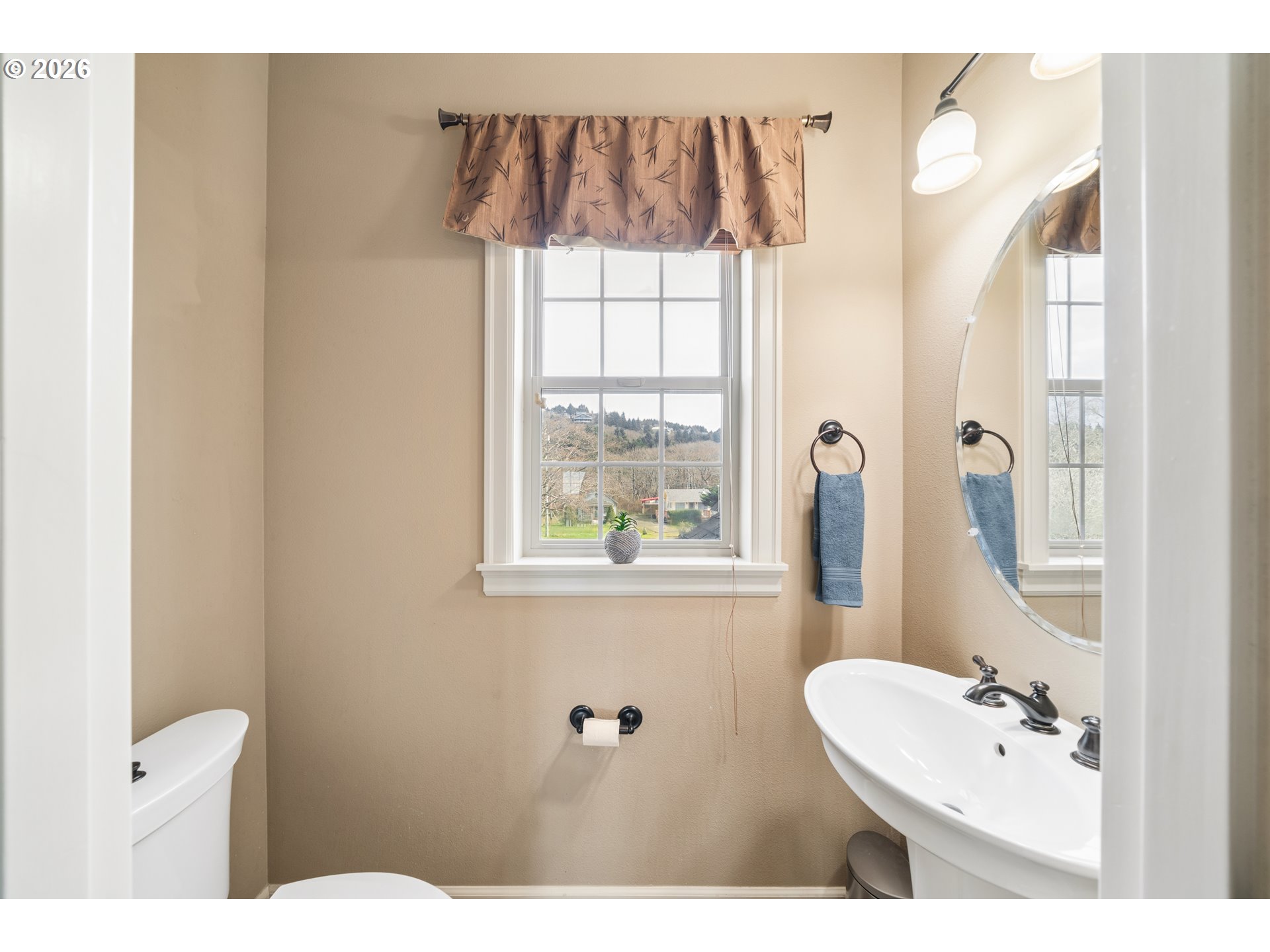 547 Front Street Rockaway Beach, OR 97136 - Photo 15 of 21 Bathroom