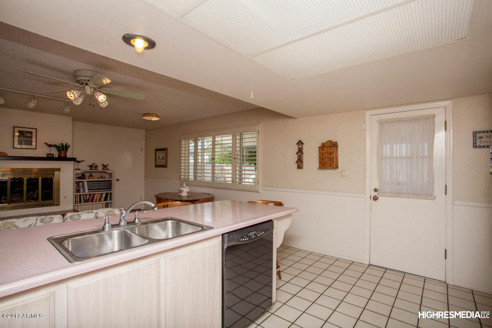 3702 West Shangri-la Road Phoenix, AZ 85029 - Photo 14 of 24 HRM3017w