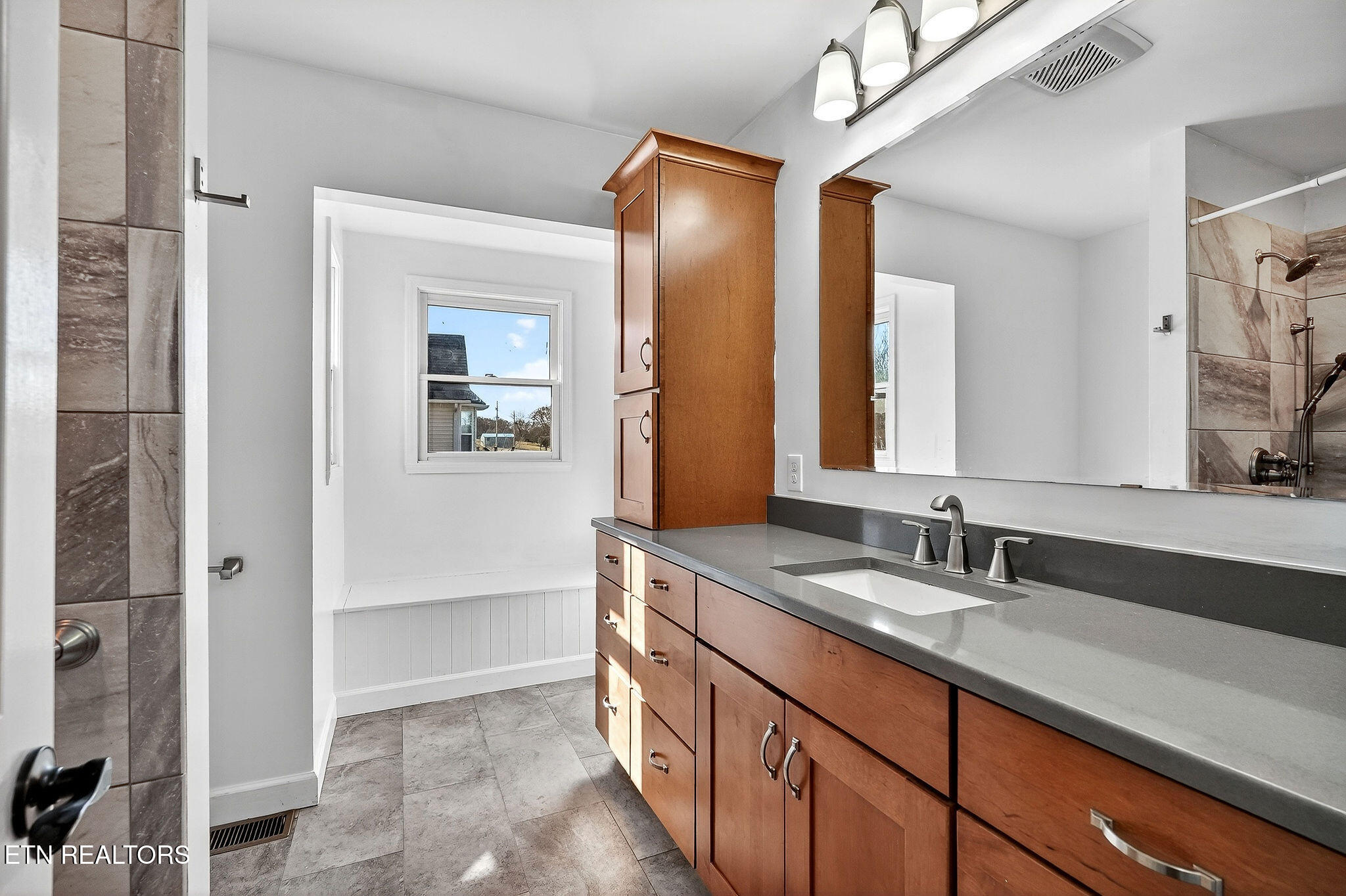 288 Mallory Circle Livingston, TN 38570 - Photo 15 of 35 016_DSC01733