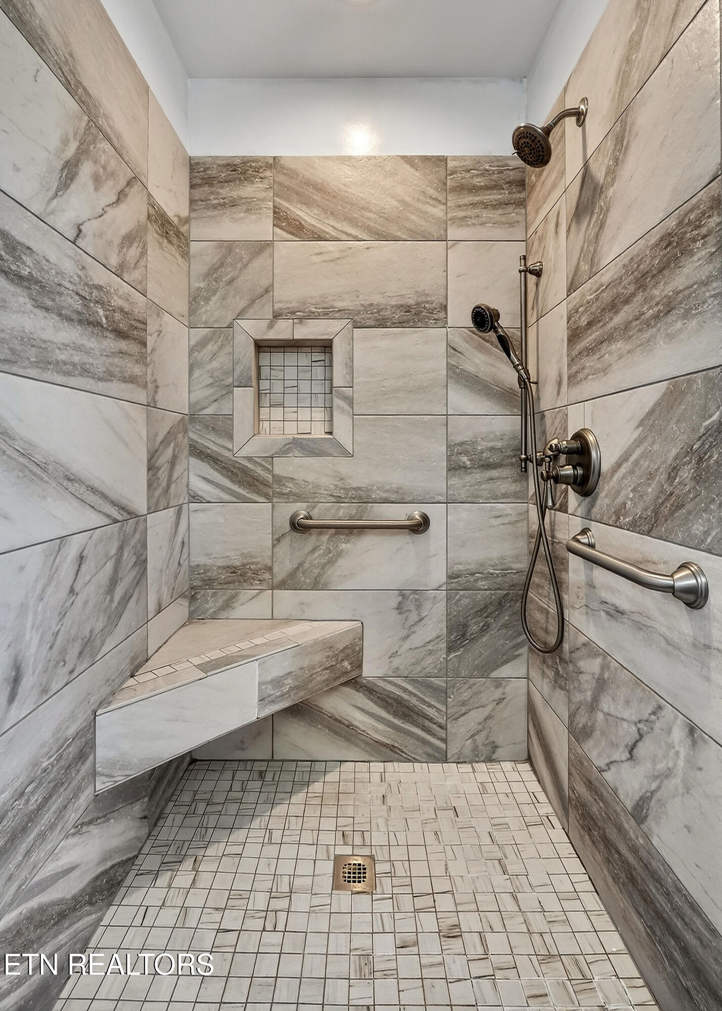 288 Mallory Circle Livingston, TN 38570 - Photo 18 of 35 019_DSC01747