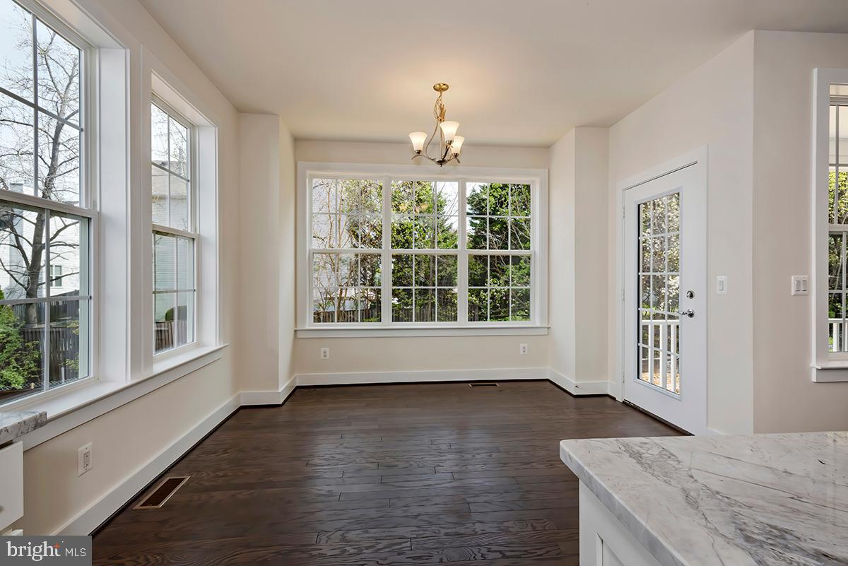 6213 Mcconnell Lane Springfield, VA 22152 - Photo 4 of 29 *Images used are representative only*