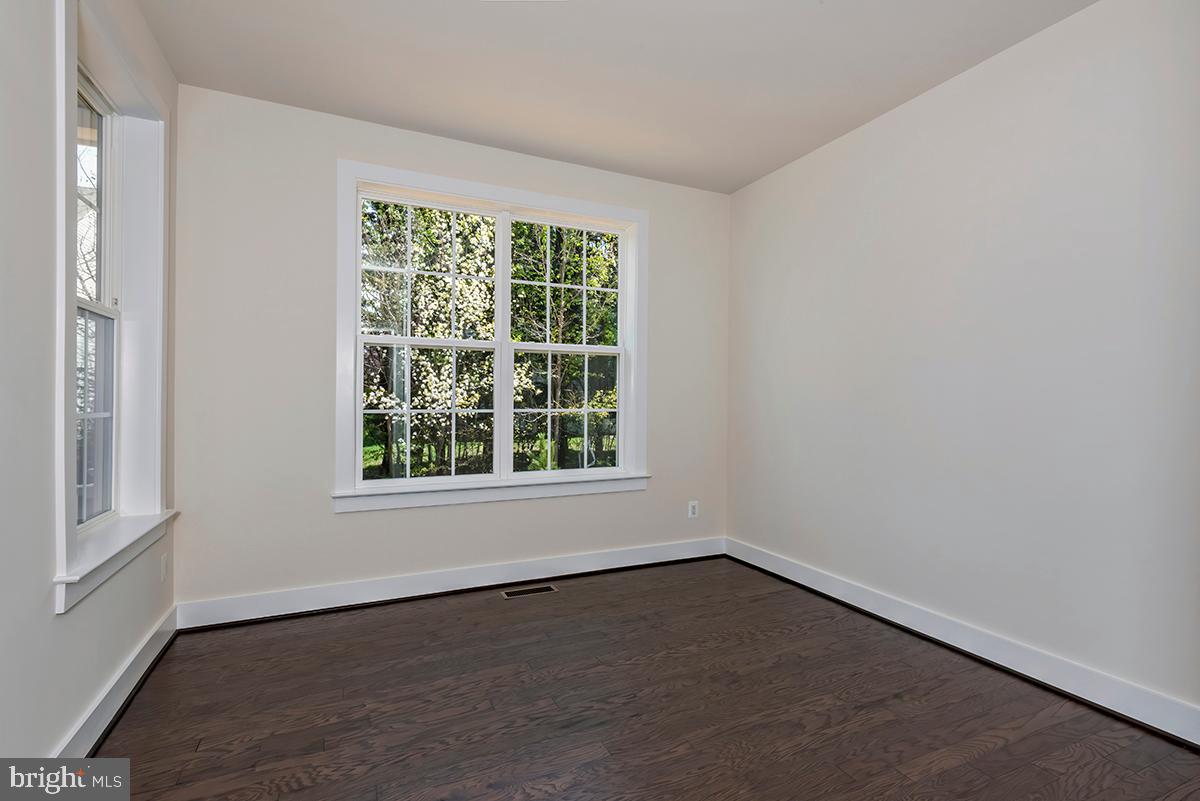 6213 Mcconnell Lane Springfield, VA 22152 - Photo 9 of 29 *Images used are representative only*