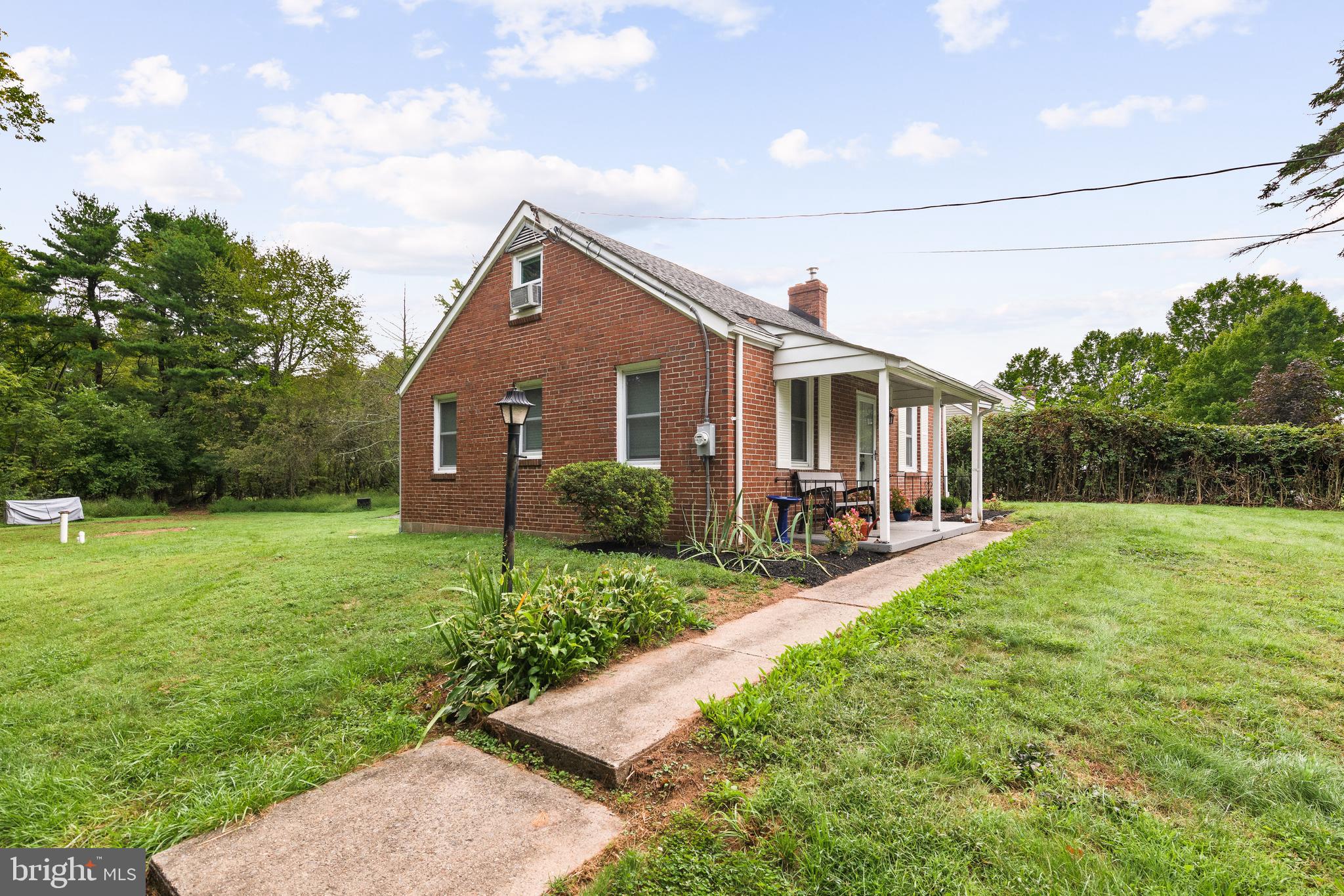 62 Heffner Road Royersford, PA 19468 - Photo 2 of 13 Side view from driveway