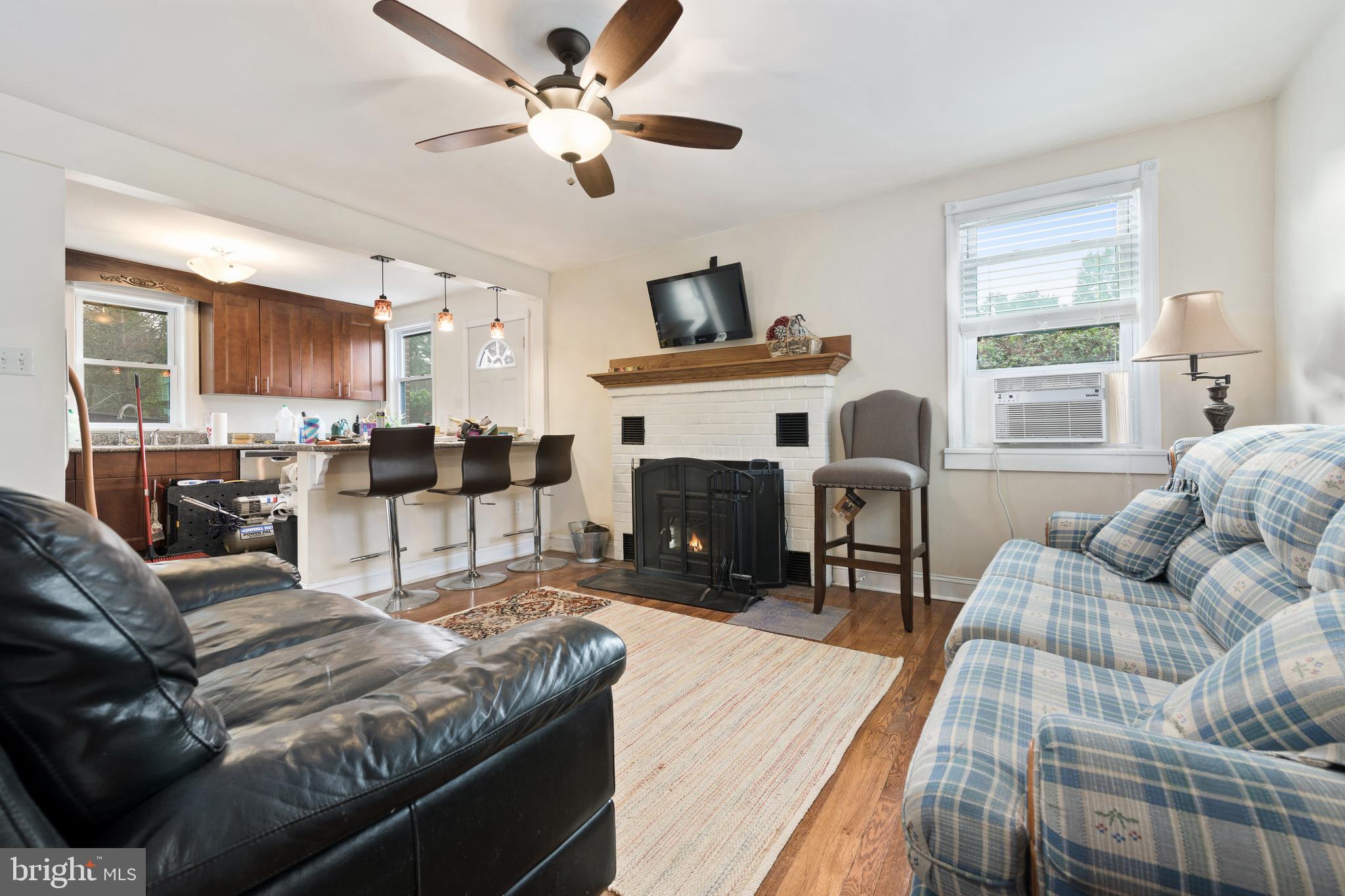 62 Heffner Road Royersford, PA 19468 - Photo 5 of 13 Living room