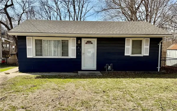 $146,900 | 902 North 9th Street, Wathena, KS 66090
