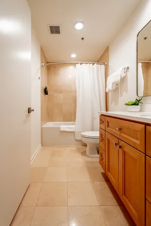 $3,500 | 240 East Illinois Street, Unit 604, Chicago, IL 60611