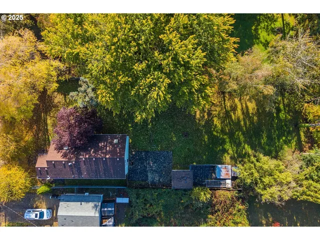 a view of a outdoor space