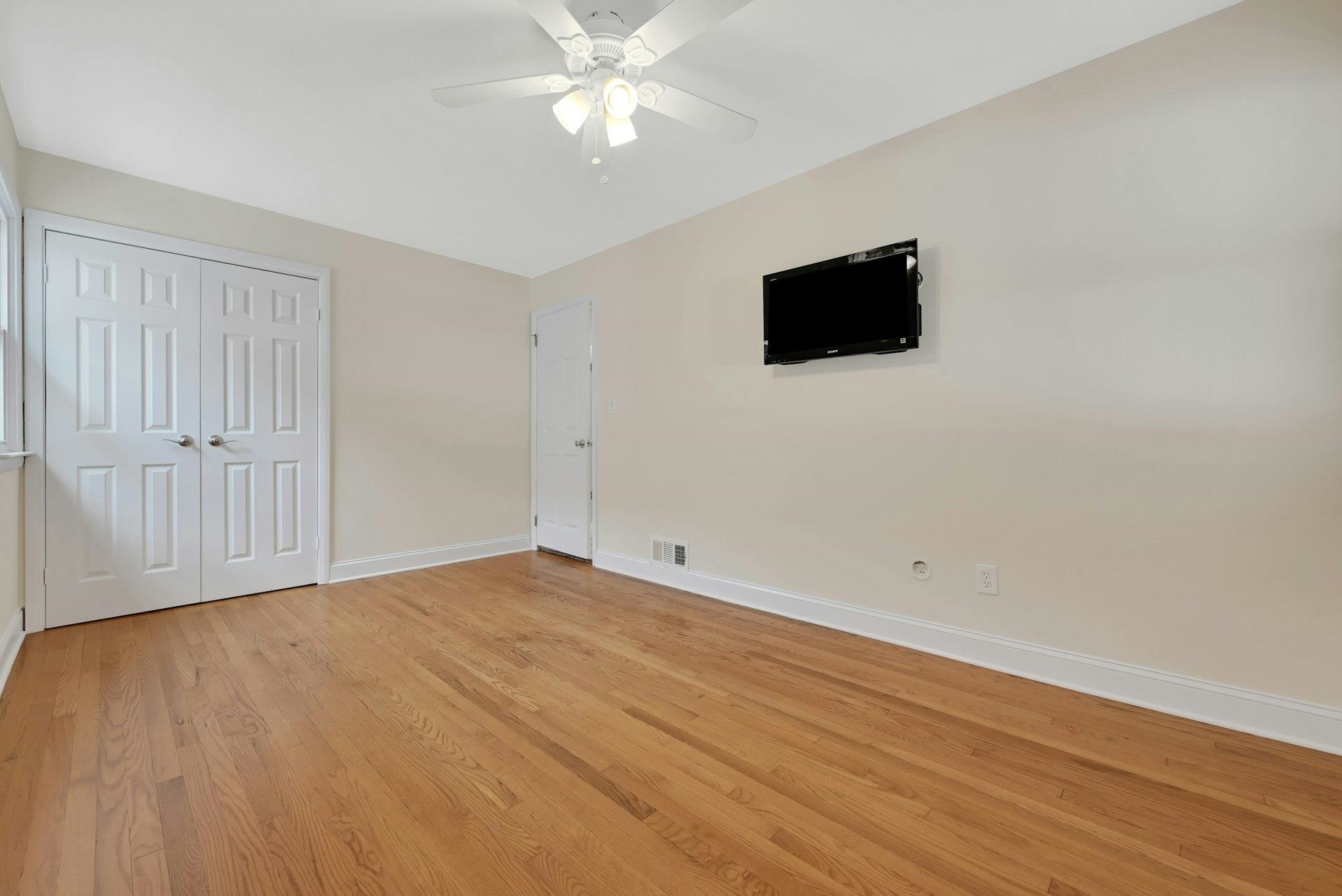 126 Huber Street Secaucus, NJ 07094 - Photo 14 of 26