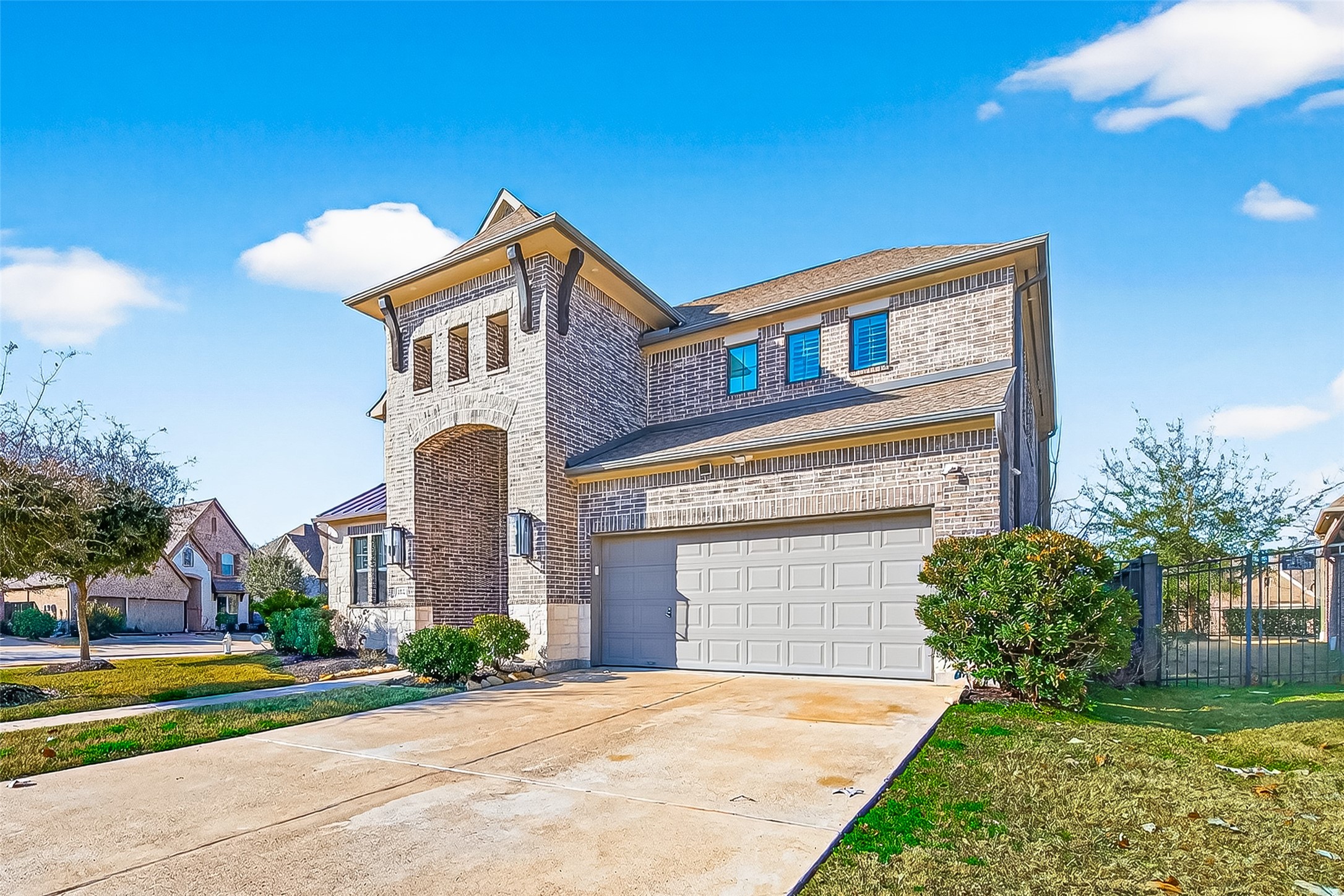 1122 Thyme Rise Lane Richmond, TX 77406 - Photo 3 of 50 a front view of a house with a yard and garage