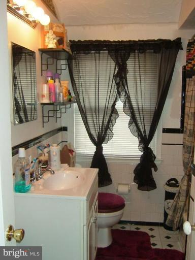 1628 Pentwood Road Baltimore, MD 21239 - Photo 9 of 9 Nicely updated bath!