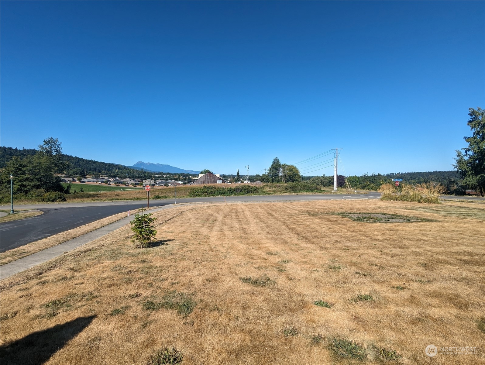 999 Morgison Loop Sequim, WA 98382 - Photo 4 of 15 a view of an ocean with beach