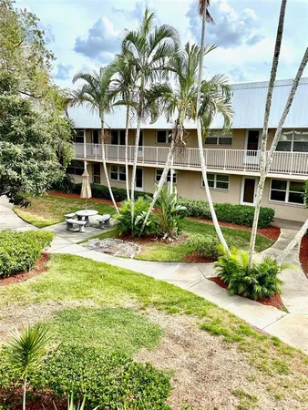 $124,500 | 10032 65th Avenue North, Unit 17, St. Petersburg, FL 33708