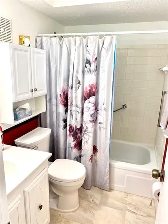 $124,500 | 10032 65th Avenue North, Unit 17, St. Petersburg, FL 33708