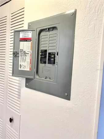 $124,500 | 10032 65th Avenue North, Unit 17, St. Petersburg, FL 33708