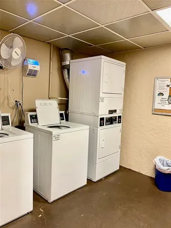 $124,500 | 10032 65th Avenue North, Unit 17, St. Petersburg, FL 33708