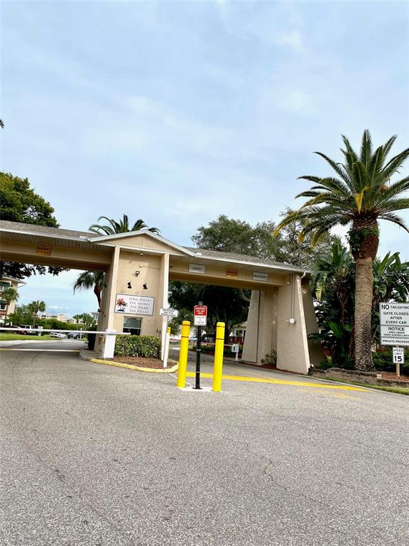 10032 65th Avenue North, Unit 17 St. Petersburg, FL 33708 - Photo 4 of 30