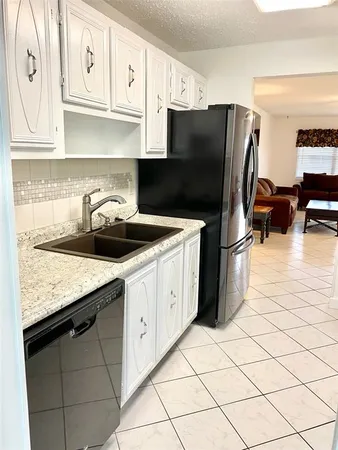 $124,500 | 10032 65th Avenue North, Unit 17, St. Petersburg, FL 33708