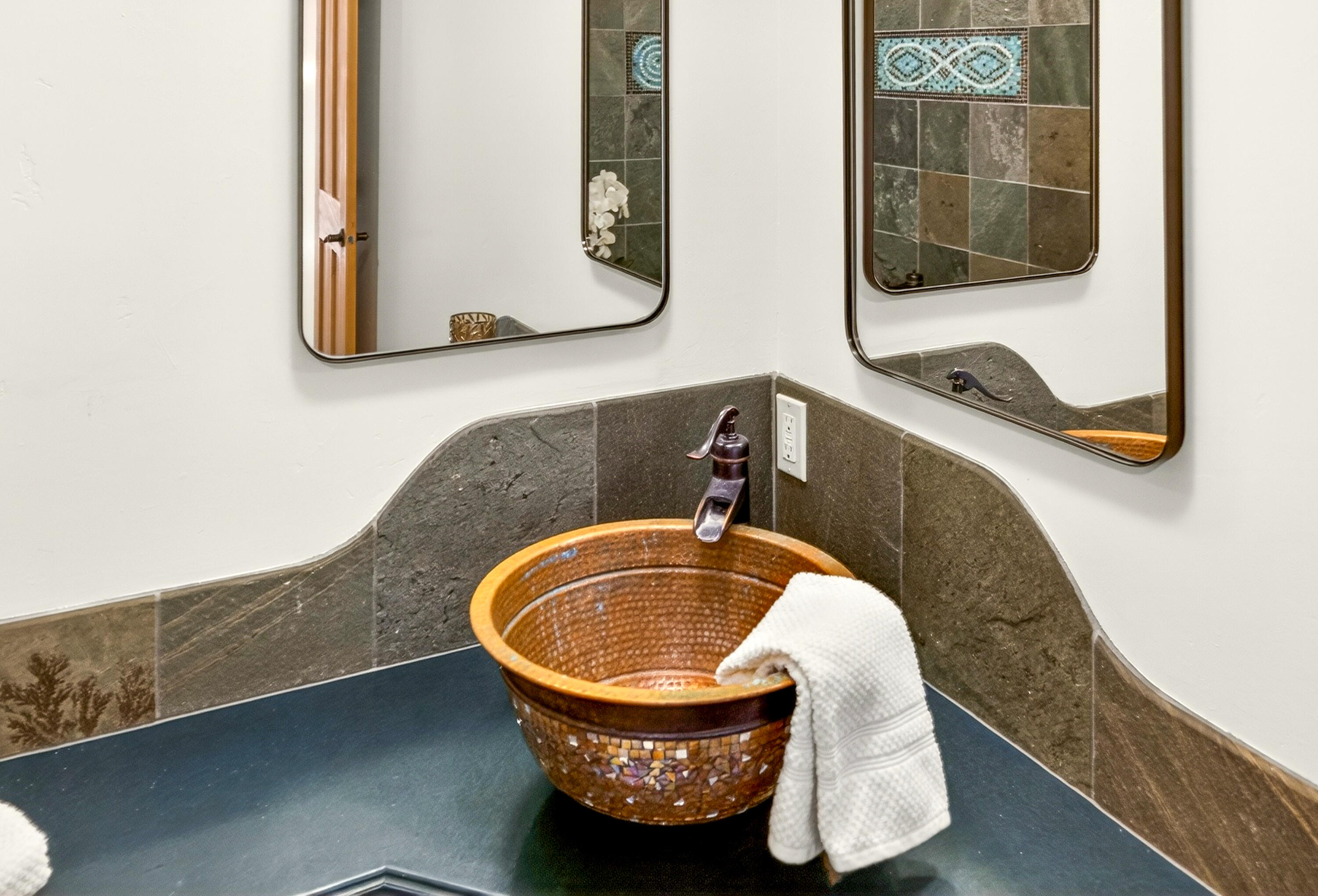 2922 Anderson Creek Road Talent, OR 97540 - Photo 23 of 37 Primary bath w/ heated floors.