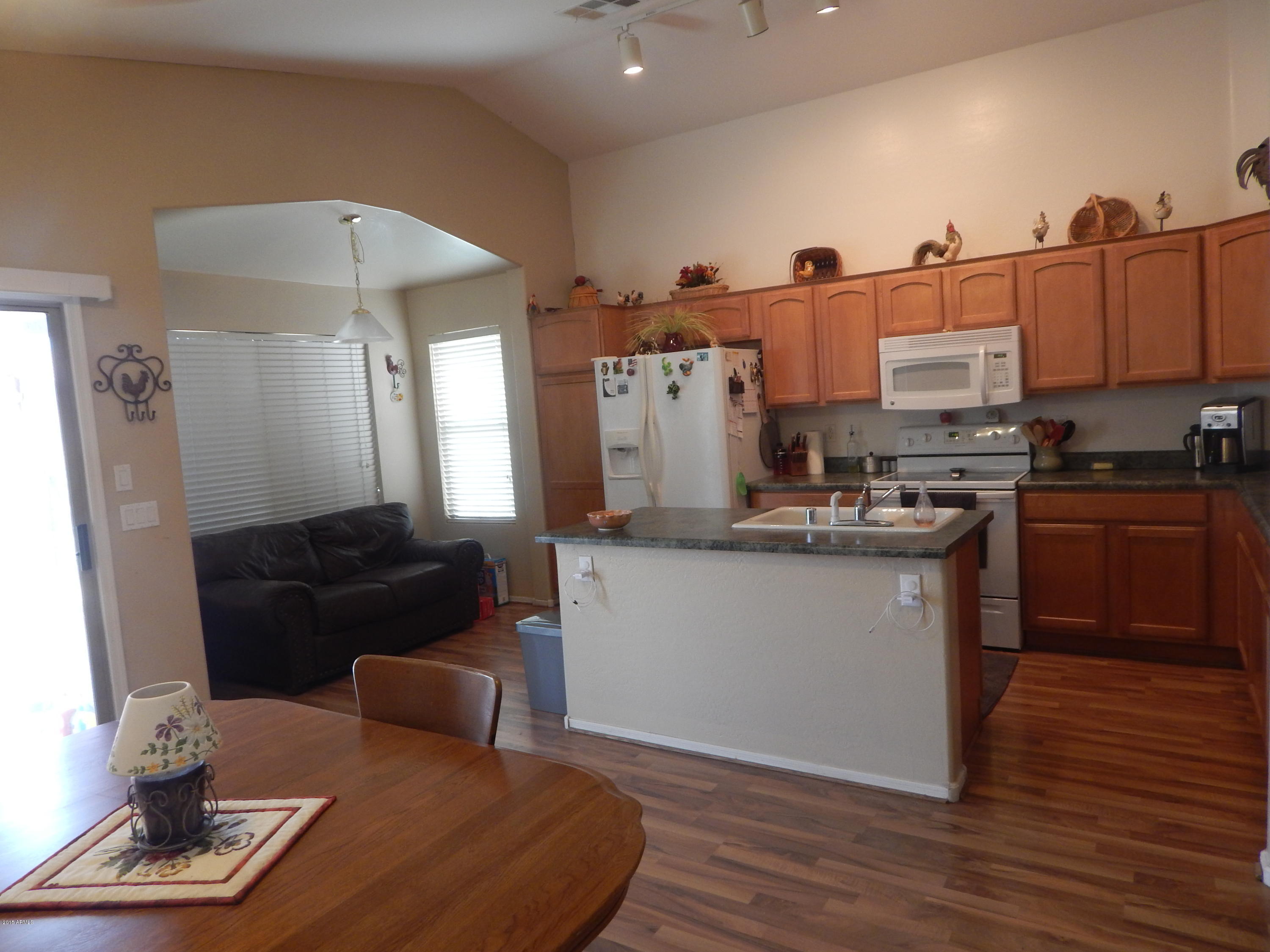 17265 West Apache Street Goodyear, AZ 85338 - Photo 8 of 21 DSCN4315
