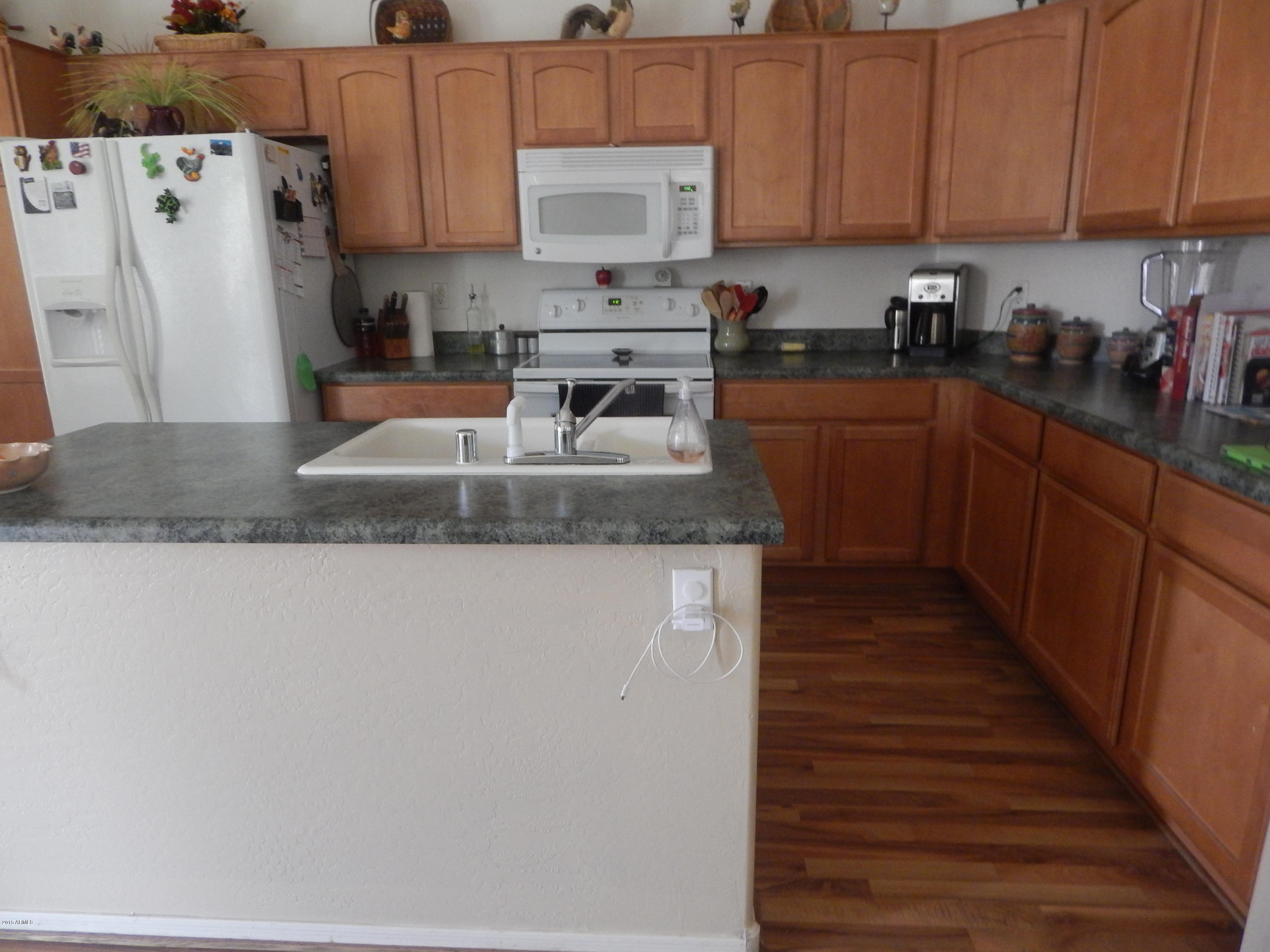17265 West Apache Street Goodyear, AZ 85338 - Photo 9 of 21 DSCN4308