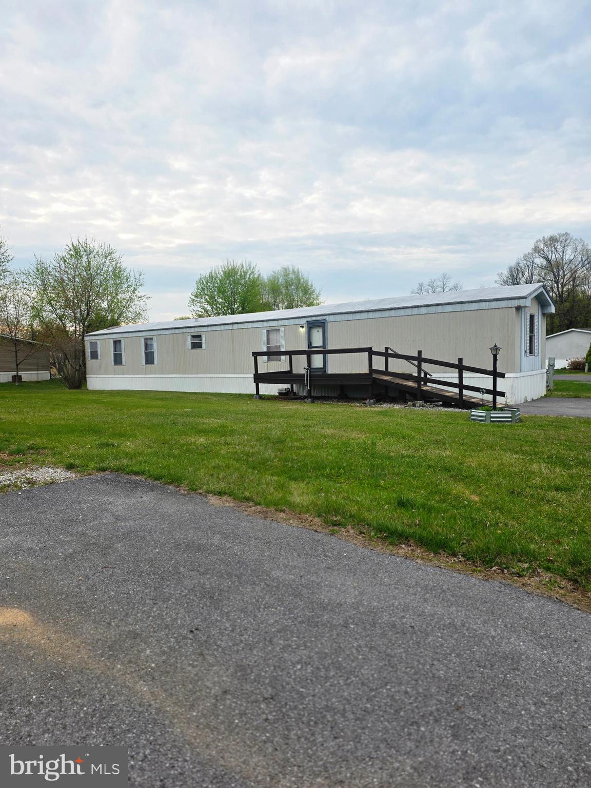 1024 Warm Spring Road, Unit 88 Chambersburg, PA 17202 - Photo 1 of 8 Large lot with handicap ramp and deck