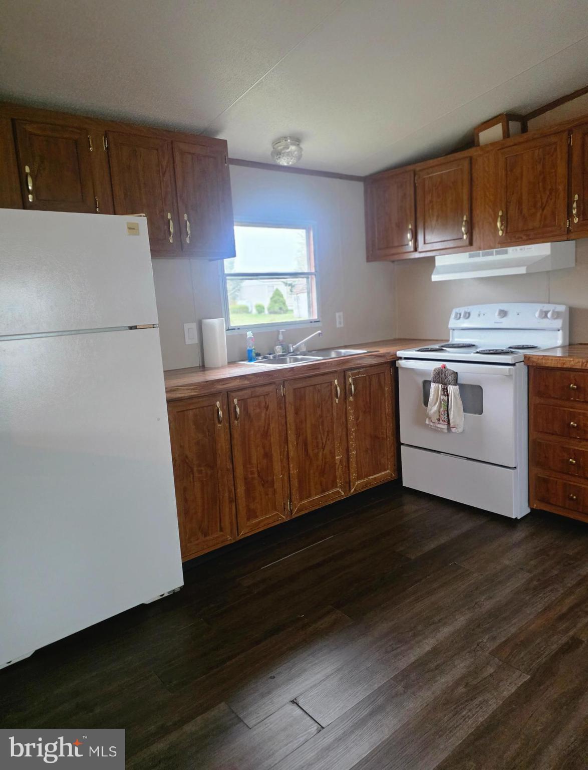 1024 Warm Spring Road, Unit 88 Chambersburg, PA 17202 - Photo 4 of 8 Kitchen