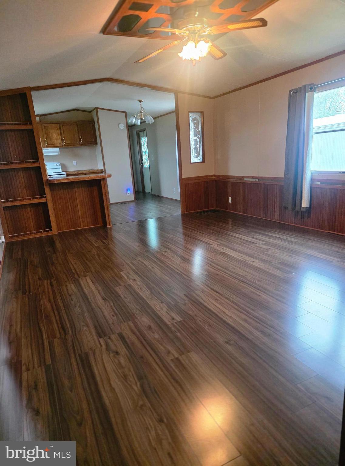 1024 Warm Spring Road, Unit 88 Chambersburg, PA 17202 - Photo 5 of 8 Living room
