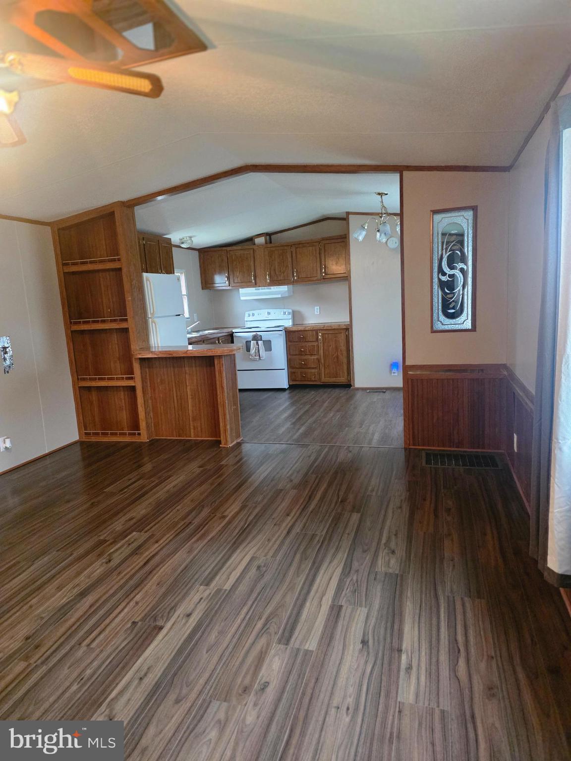1024 Warm Spring Road, Unit 88 Chambersburg, PA 17202 - Photo 6 of 8 Living room