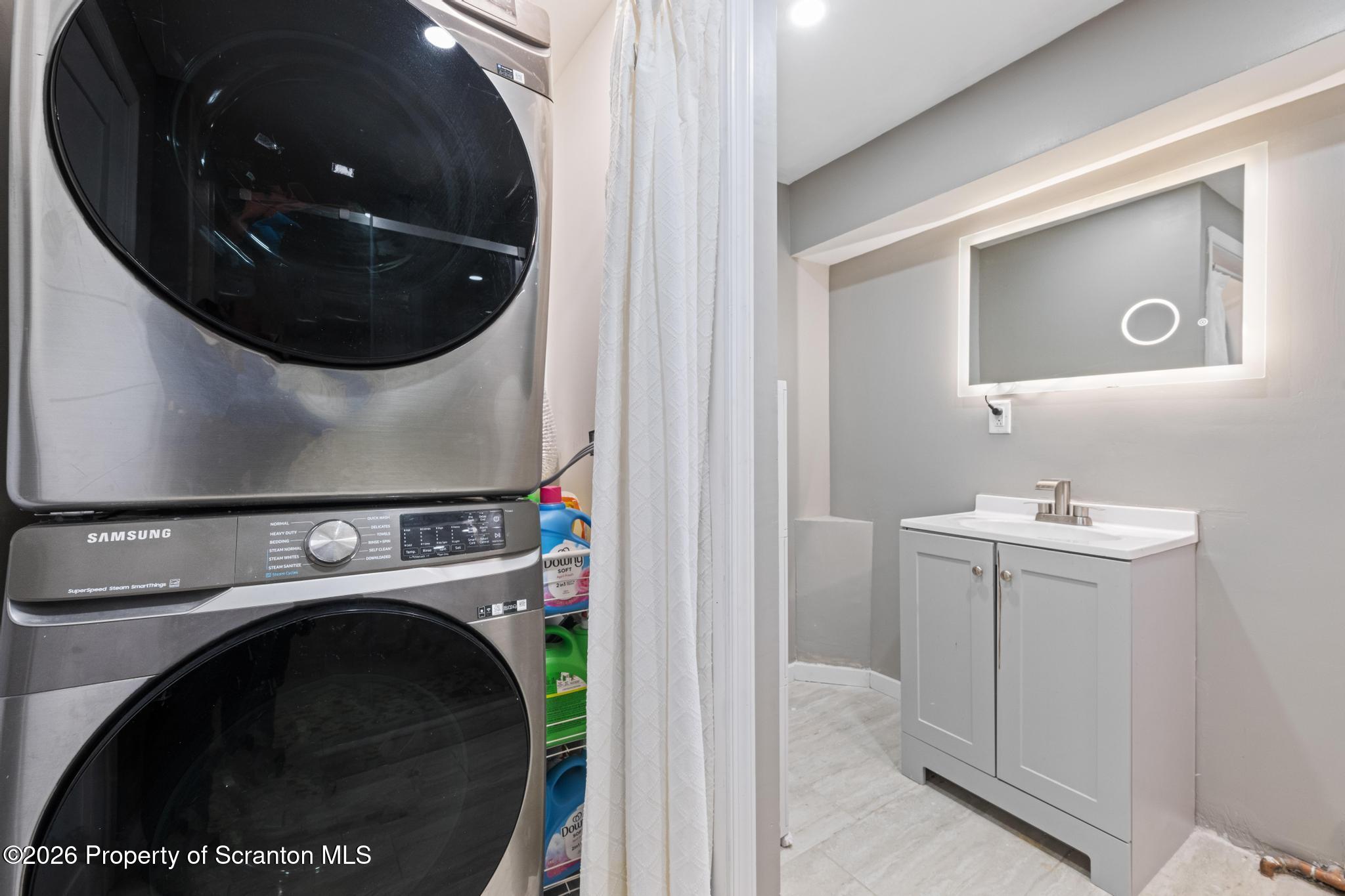 194 Charles Street Scranton, PA 18508 - Photo 11 of 44 DSC_5492