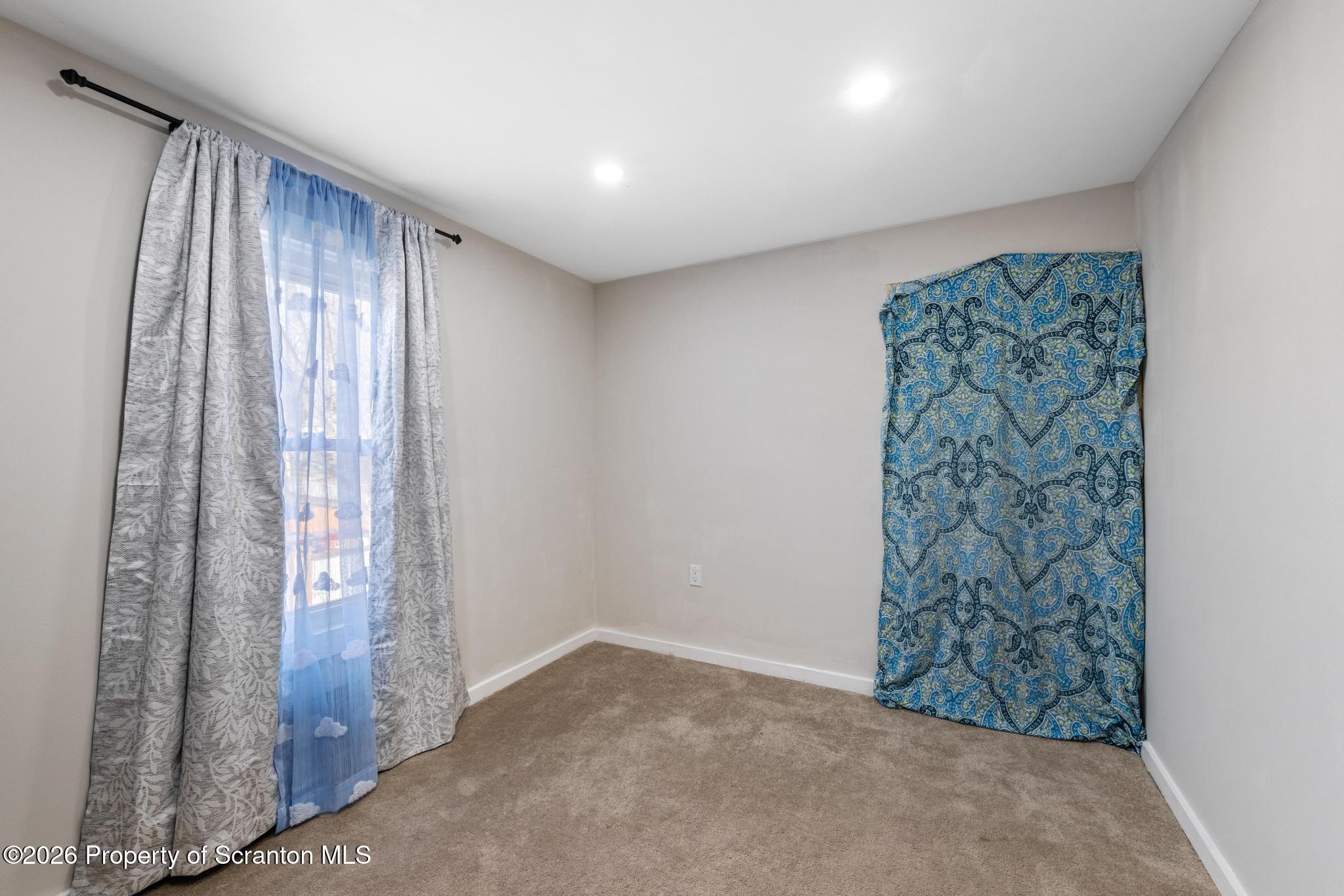 194 Charles Street Scranton, PA 18508 - Photo 19 of 44 DSC_5603