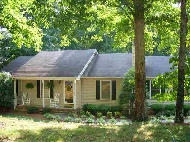 15 Patrol Club Road Greenville, SC 29609 - Photo 1 of 17 Gallery Image 1