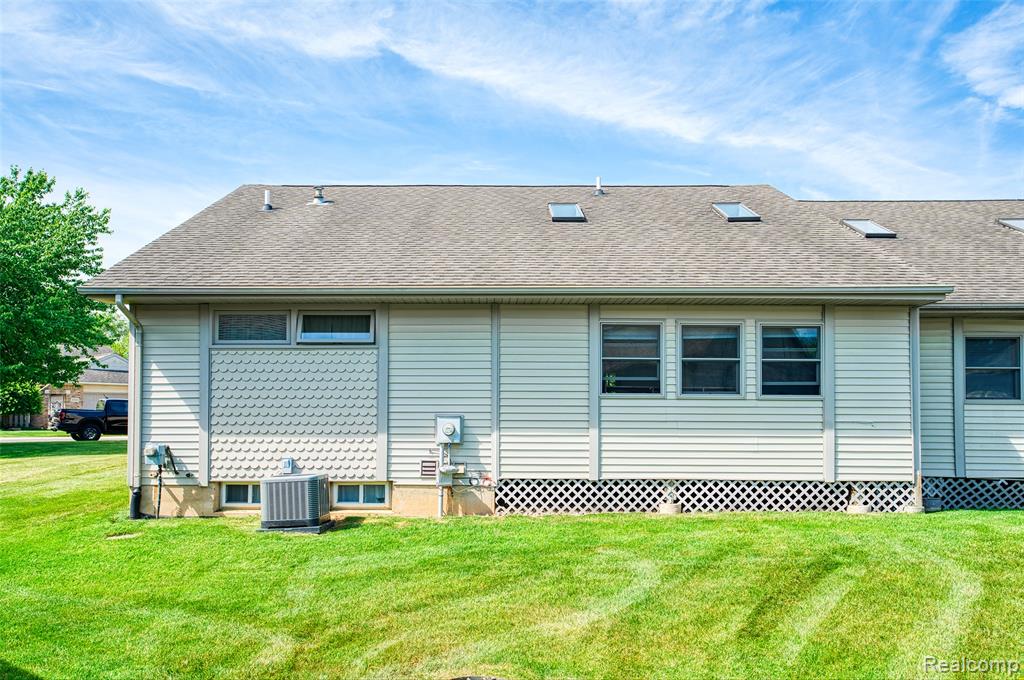 159 Addison Circle Fowlerville, MI 48836 - Photo 34 of 41