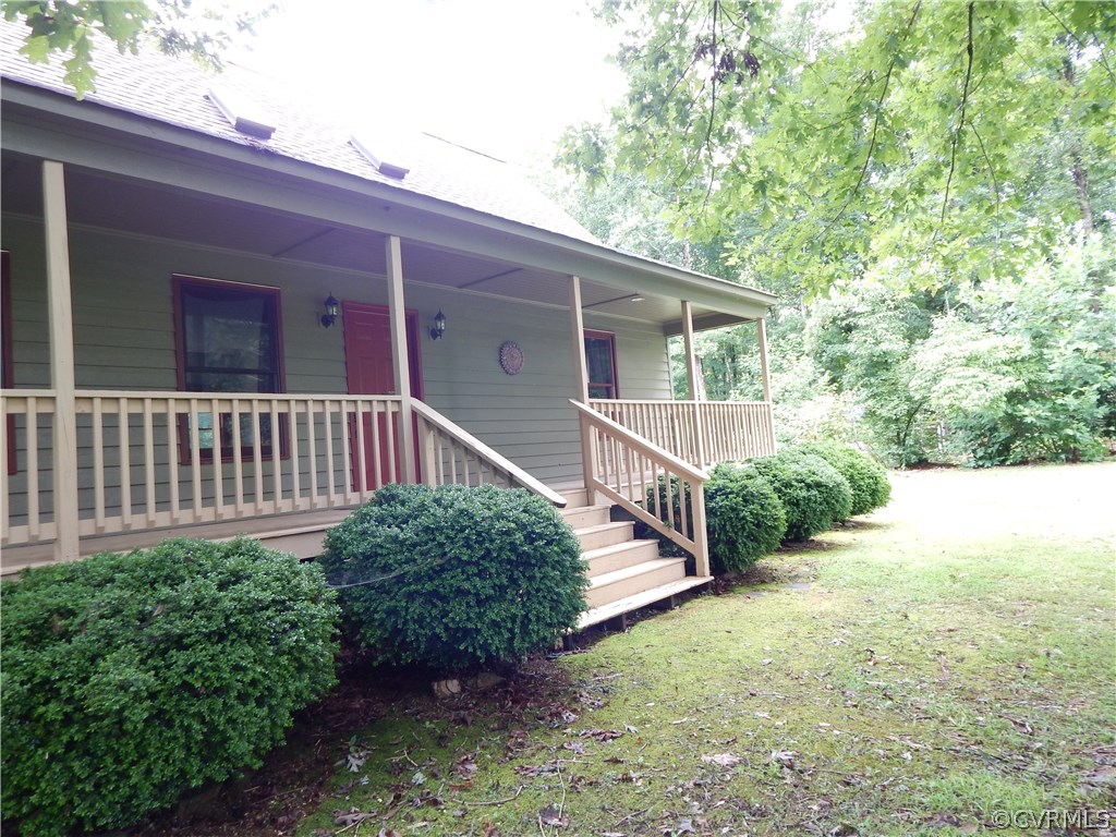 6535 Blenheim Road Powhatan, VA 23139 - Photo 7 of 49 Gallery Image 7