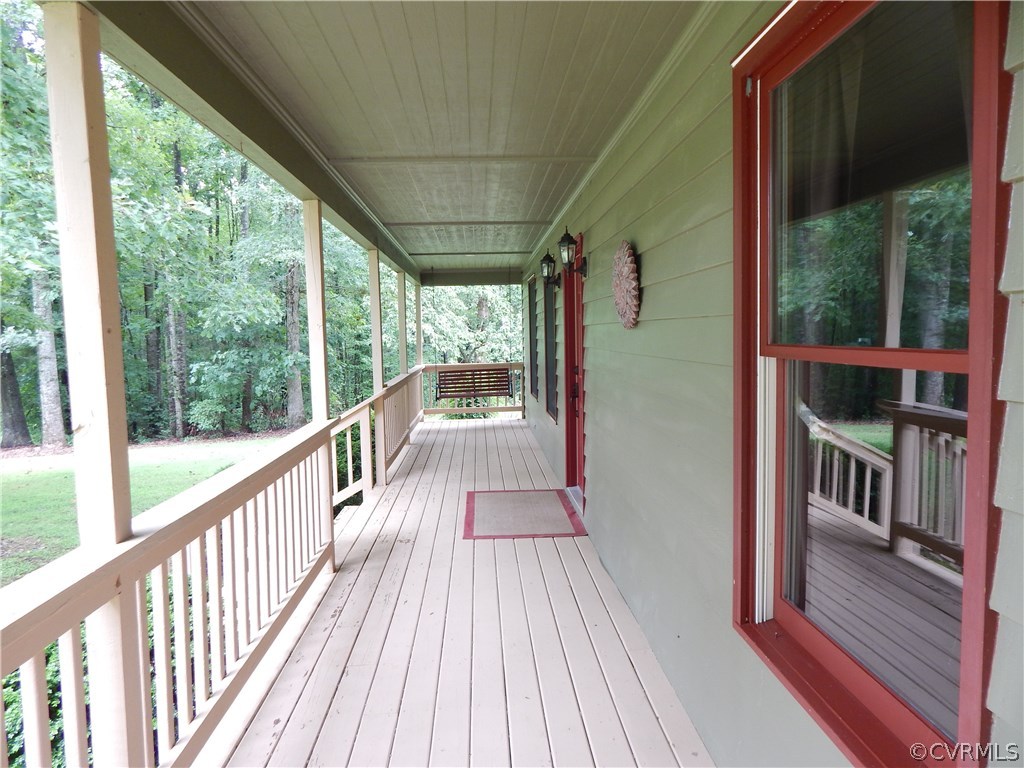 6535 Blenheim Road Powhatan, VA 23139 - Photo 8 of 49 Gallery Image 8