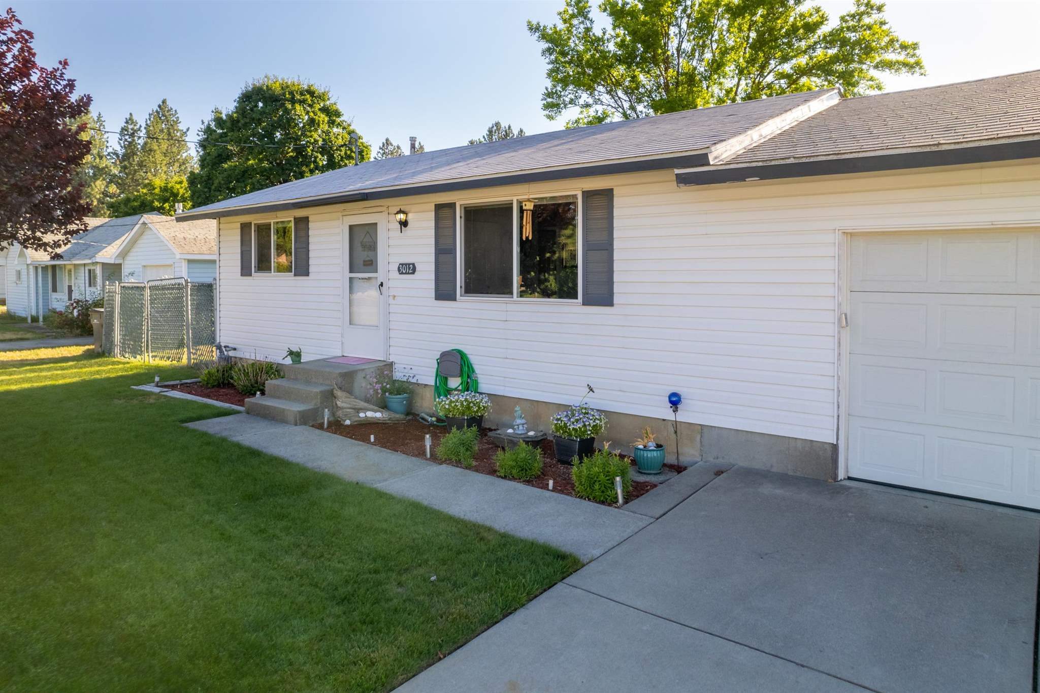 3012 South Bowdish Road Spokane Valley, WA 99206 - Photo 2 of 24 Gallery Image 2