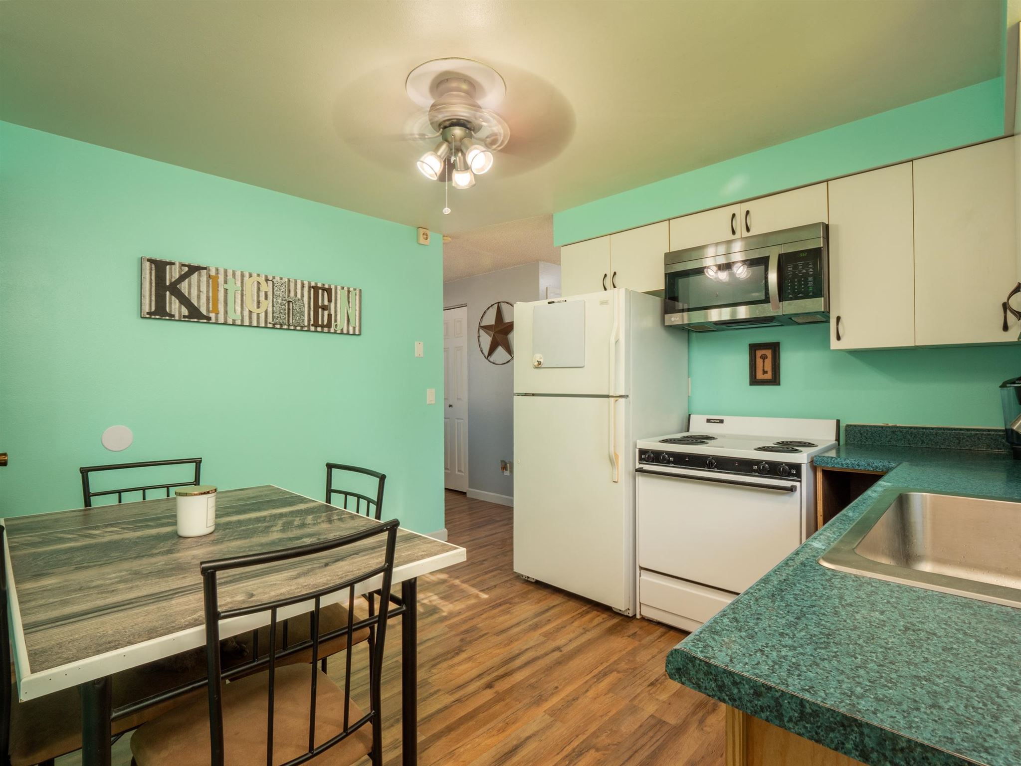 3012 South Bowdish Road Spokane Valley, WA 99206 - Photo 6 of 24 Gallery Image 6
