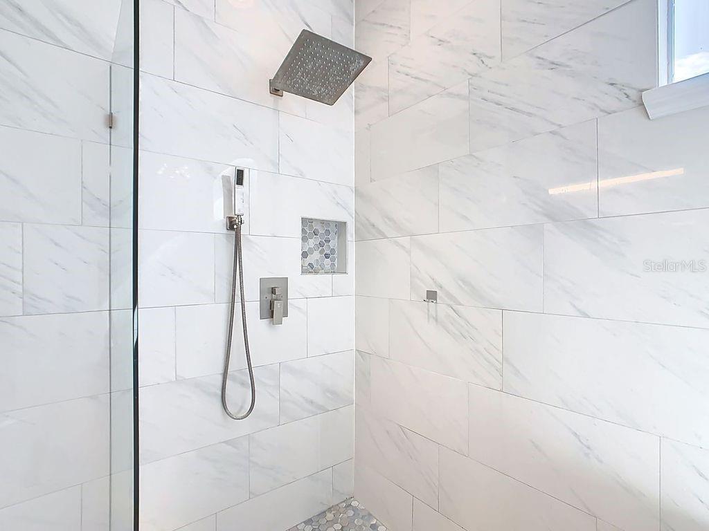 1918 Berry Road Plant City, FL 33567 - Photo 31 of 53 a bathroom with a shower