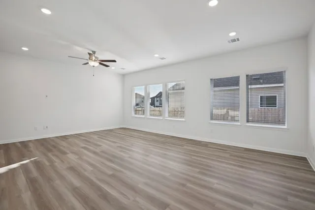 $324,900 | 120 Outlaw Drive, Jarrell, TX 76537