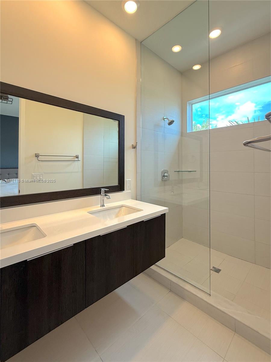 6670 Northwest 103rd Path, Unit 1 Doral, FL 33178 - Photo 15 of 24