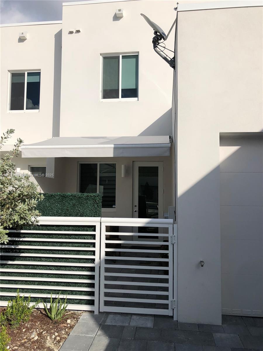 6670 Northwest 103rd Path, Unit 1 Doral, FL 33178 - Photo 9 of 24