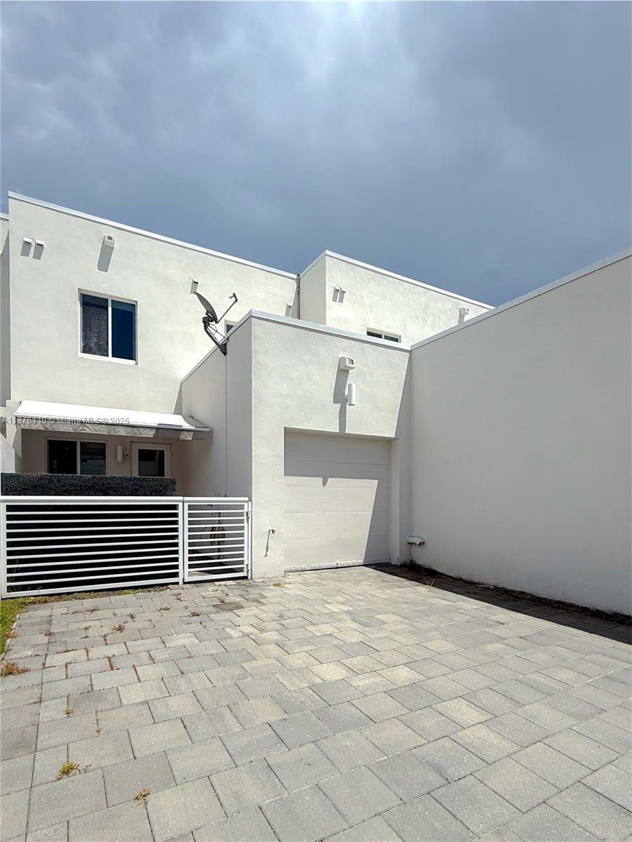 6670 Northwest 103rd Path, Unit 1 Doral, FL 33178 - Photo 10 of 24