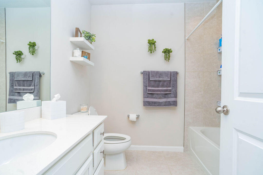 4198 Keeson Circle Vero Beach, FL 32967 - Photo 32 of 59 DSC03956