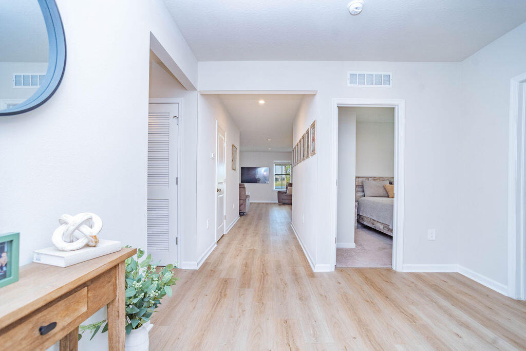 4198 Keeson Circle Vero Beach, FL 32967 - Photo 6 of 59 DSC03922