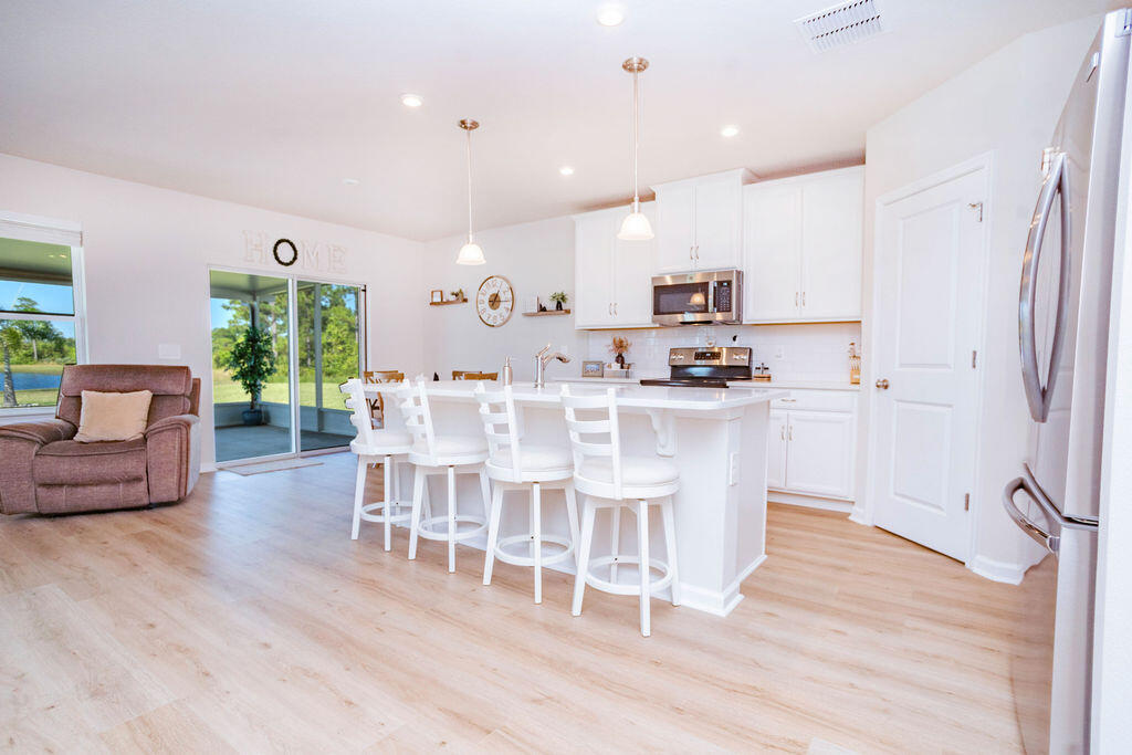 4198 Keeson Circle Vero Beach, FL 32967 - Photo 9 of 59 DSC03815