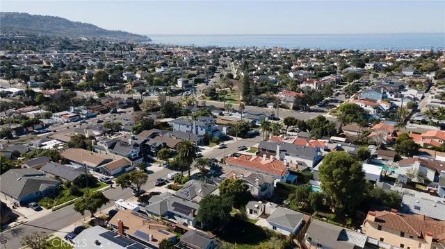 $1,595,000 | 1041 Avenue D, Redondo Beach, CA 90277