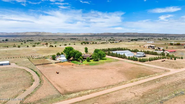 $599,999 | 3900 West Runway Road, Paulden, AZ 86334