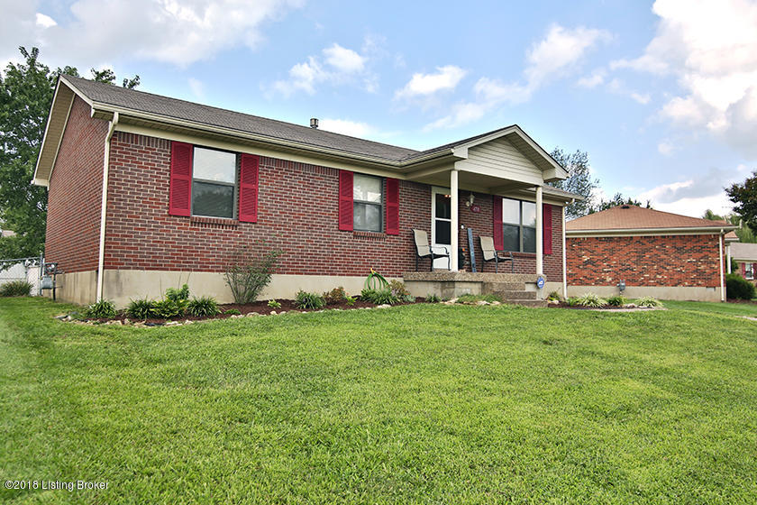 4711 Ridgeway Court Louisville, KY 40229 - Photo 3 of 25 Front
